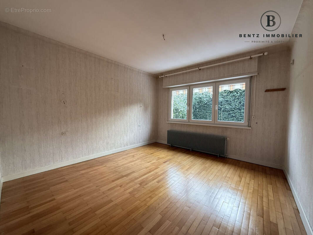 Grande chambre RDC - Maison à NIEDERHAUSBERGEN