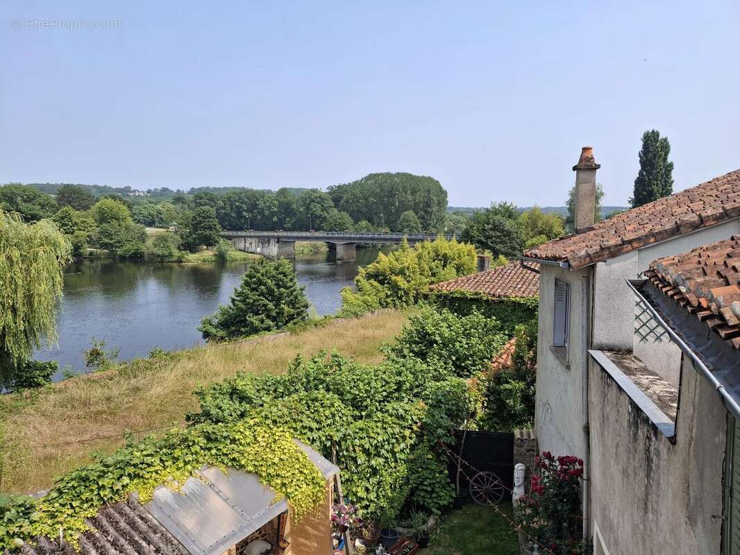 Maison à AVAILLES-LIMOUZINE
