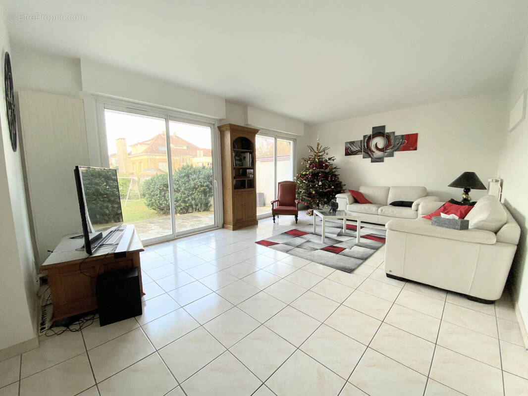 Maison à VILLENEUVE-LE-ROI