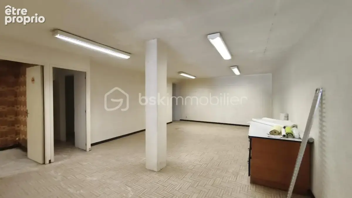 Immeuble de rapport - Local commercial et habitation - photo 3