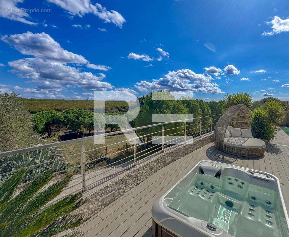 Maison à SAINT-GILLES