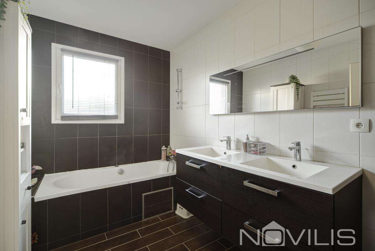 Maison à LAMASQUERE