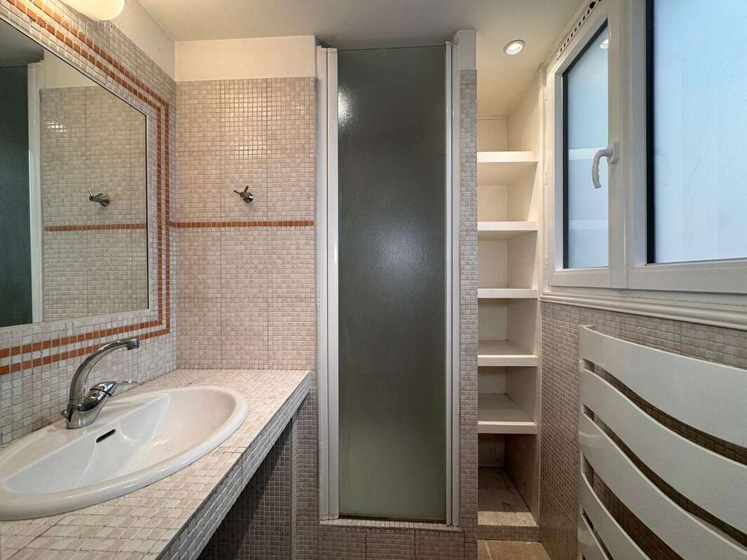 Appartement à VILLENEUVE-LES-AVIGNON