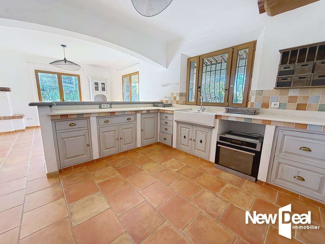 Maison à MONTAUROUX