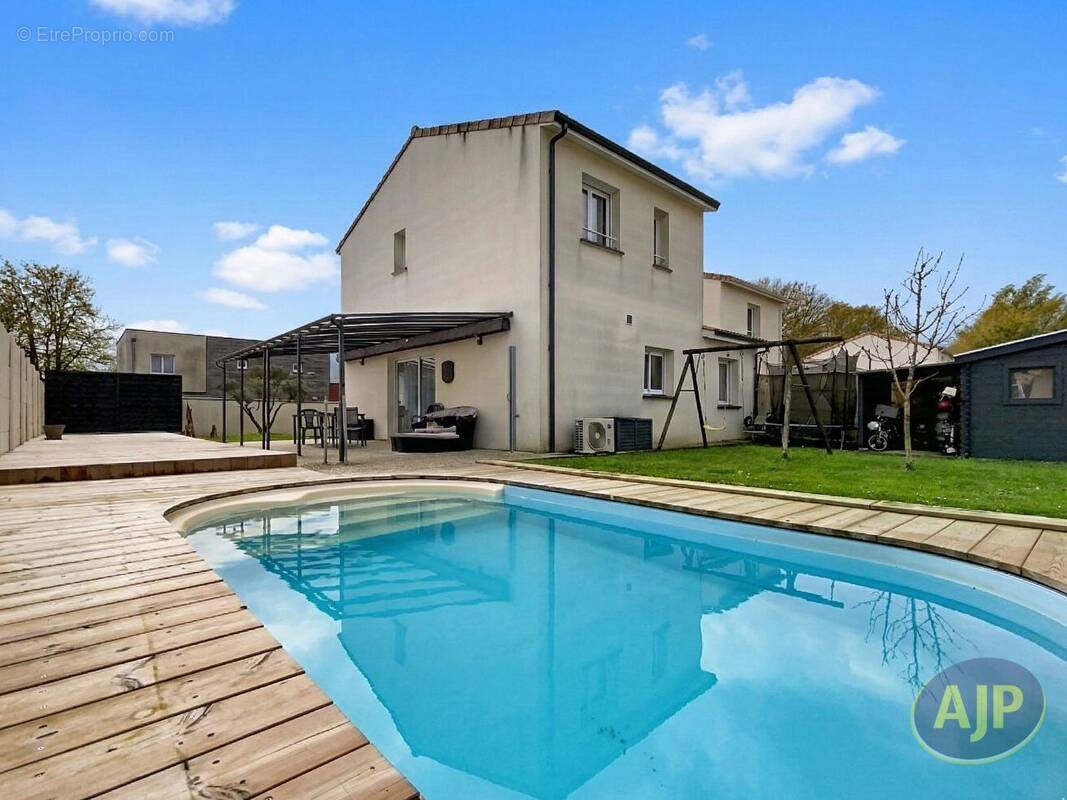 Maison à LE TAILLAN-MEDOC