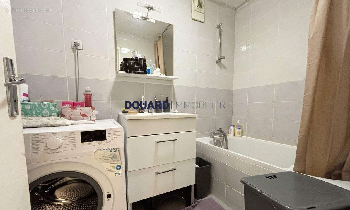 Appartement à SARTROUVILLE