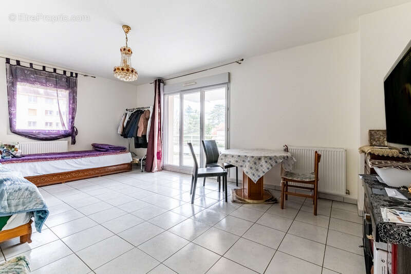 Appartement à CHENOVE