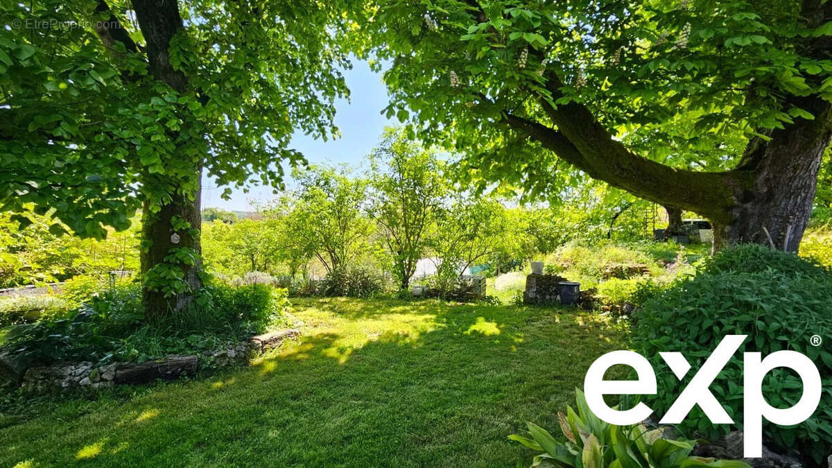 Maison à NANTEUIL-AURIAC-DE-BOURZAC