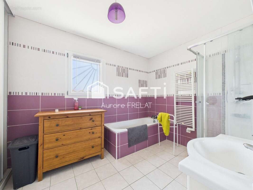 Maison 174 m² à Noyant-De-Touraine  - photo 9