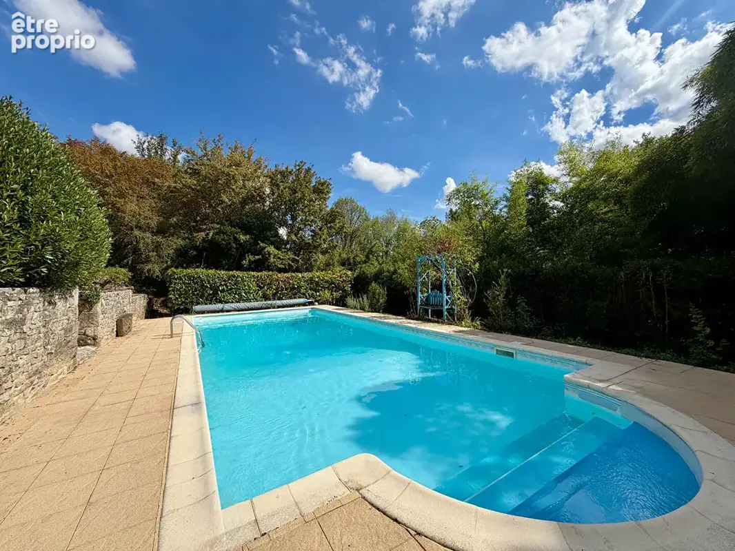 Propriété de caractère exceptionnelle avec dépendances, piscine et 3,5 hectares - photo 2