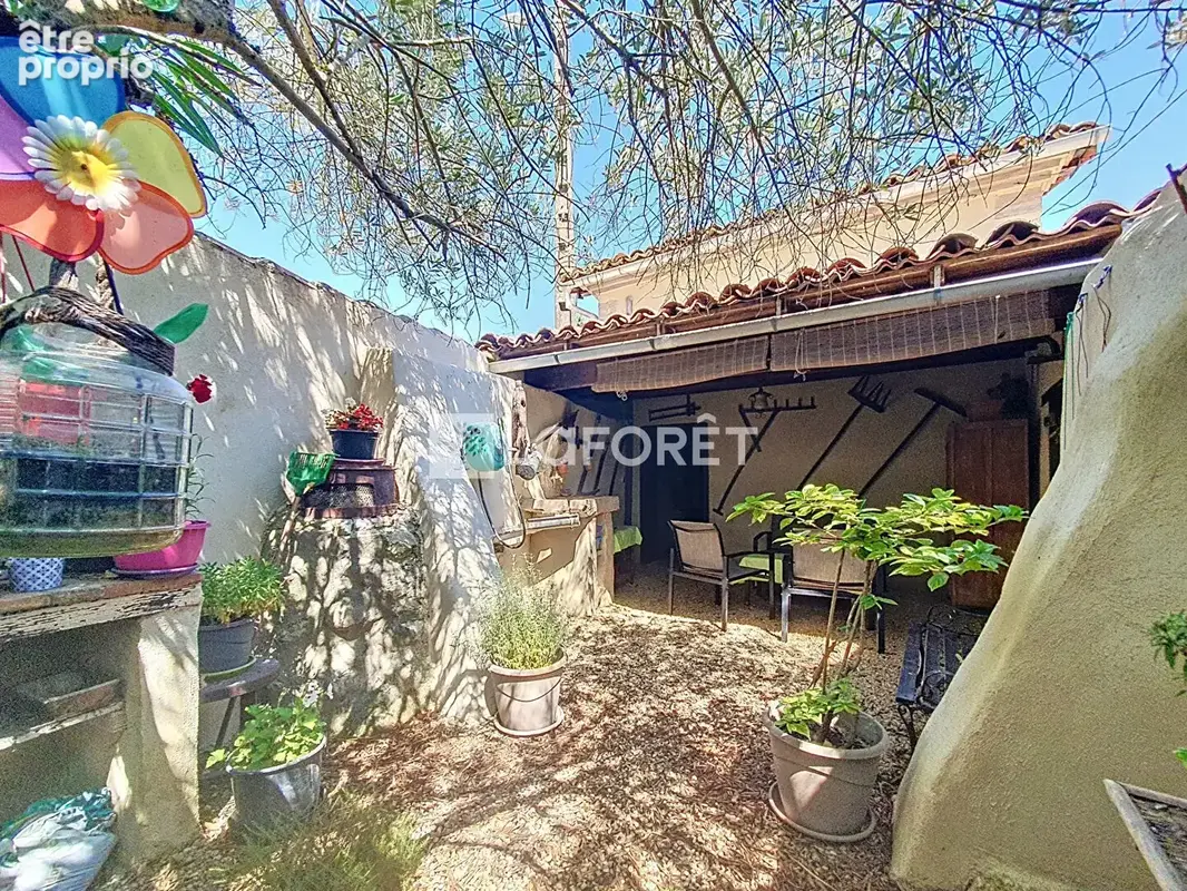 Maison de caractère de 171 m² avec patio et jardin ! - photo 4