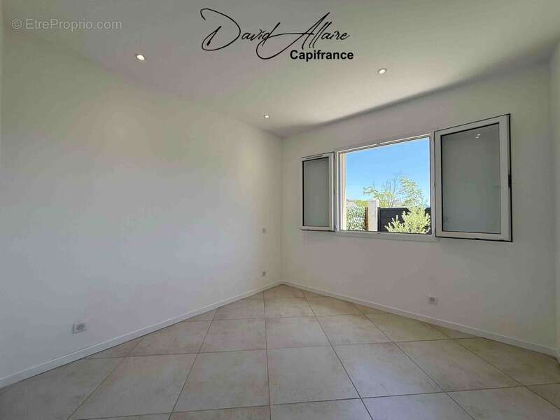 Maison de plain-pied récente – 81,5 m² – 3 chambres – Garage - Châteauneuf-de-Chabre (05) - photo 16