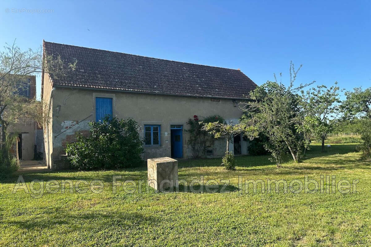 Maison 194 m² à Artaix  - photo 2