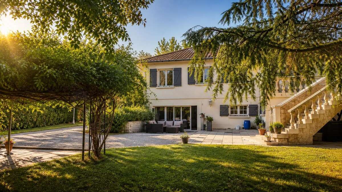 Maison de 6 pièces de 194 m² à Châtellerault, Antoigné - photo 8