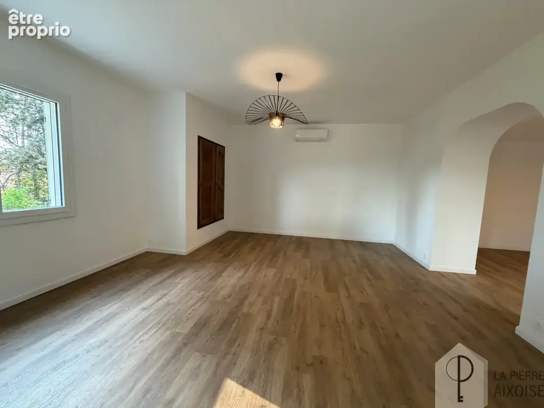Maison rénovée T5 plain pied Eguilles Sud - photo 9