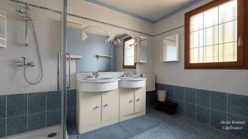 Plain-pied 148 m², DPE A sur 3 700 m² de terrain – Géothermie, double garage et jardin clos - photo 9