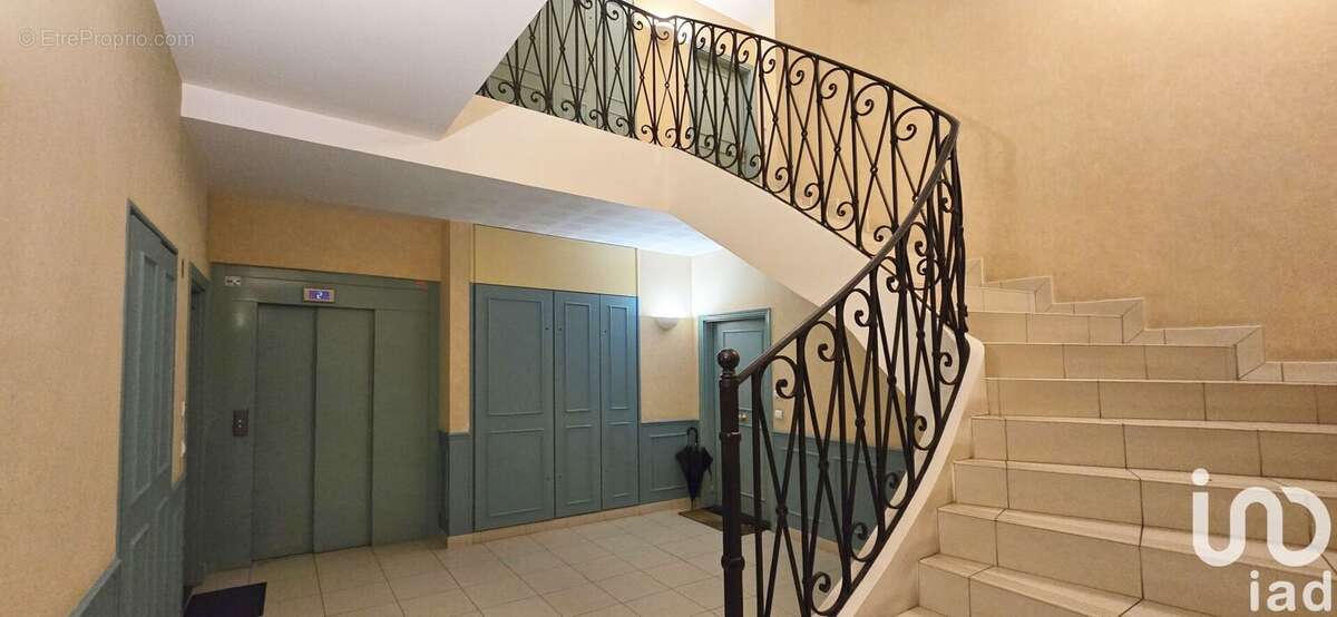 Photo 8 - Appartement à BAILLY-ROMAINVILLIERS