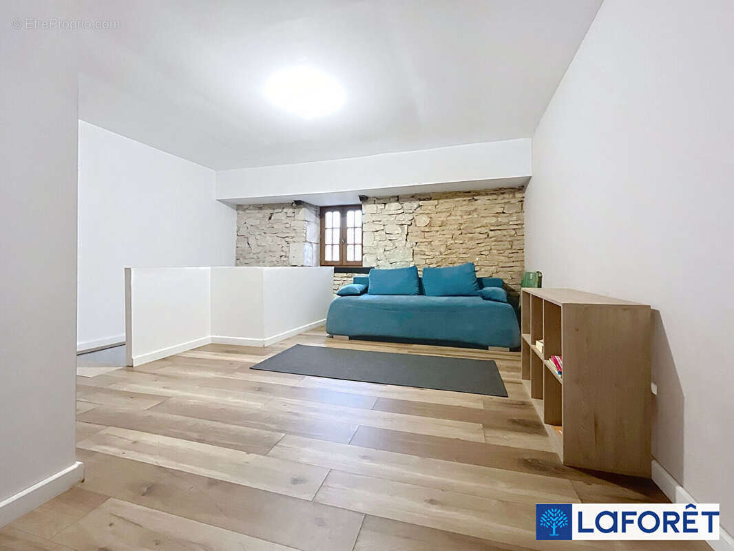 Maison à IS-SUR-TILLE