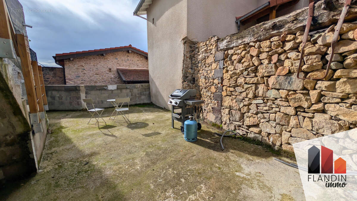 Maison à SAINT-ROMAIN-EN-JAREZ