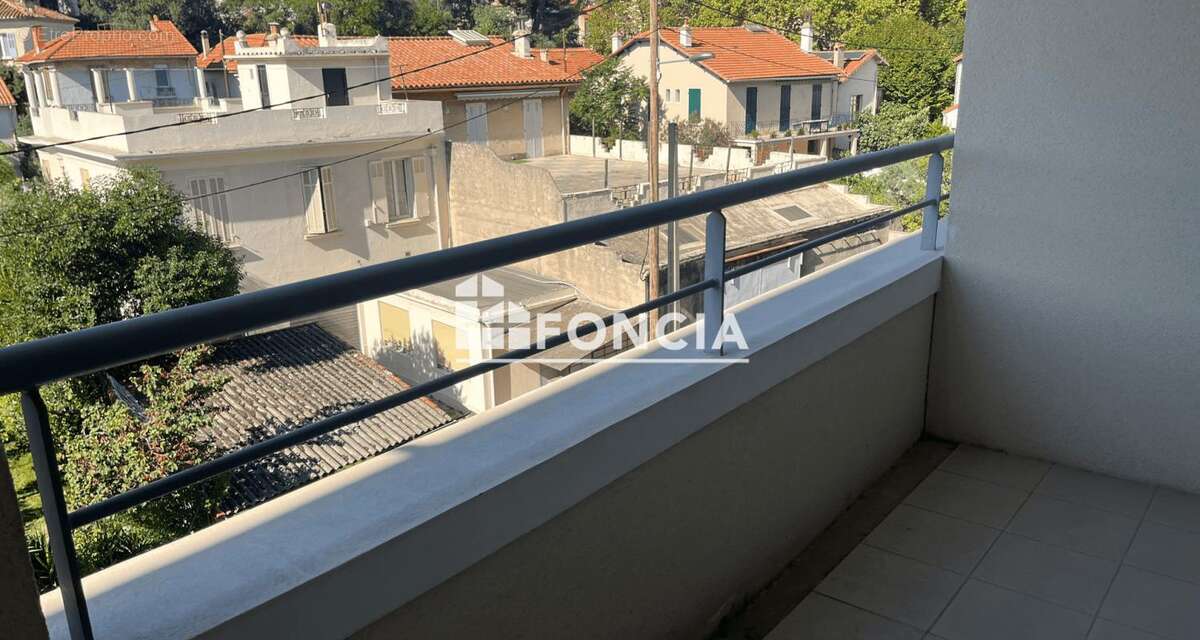 Appartement à MARSEILLE-4E