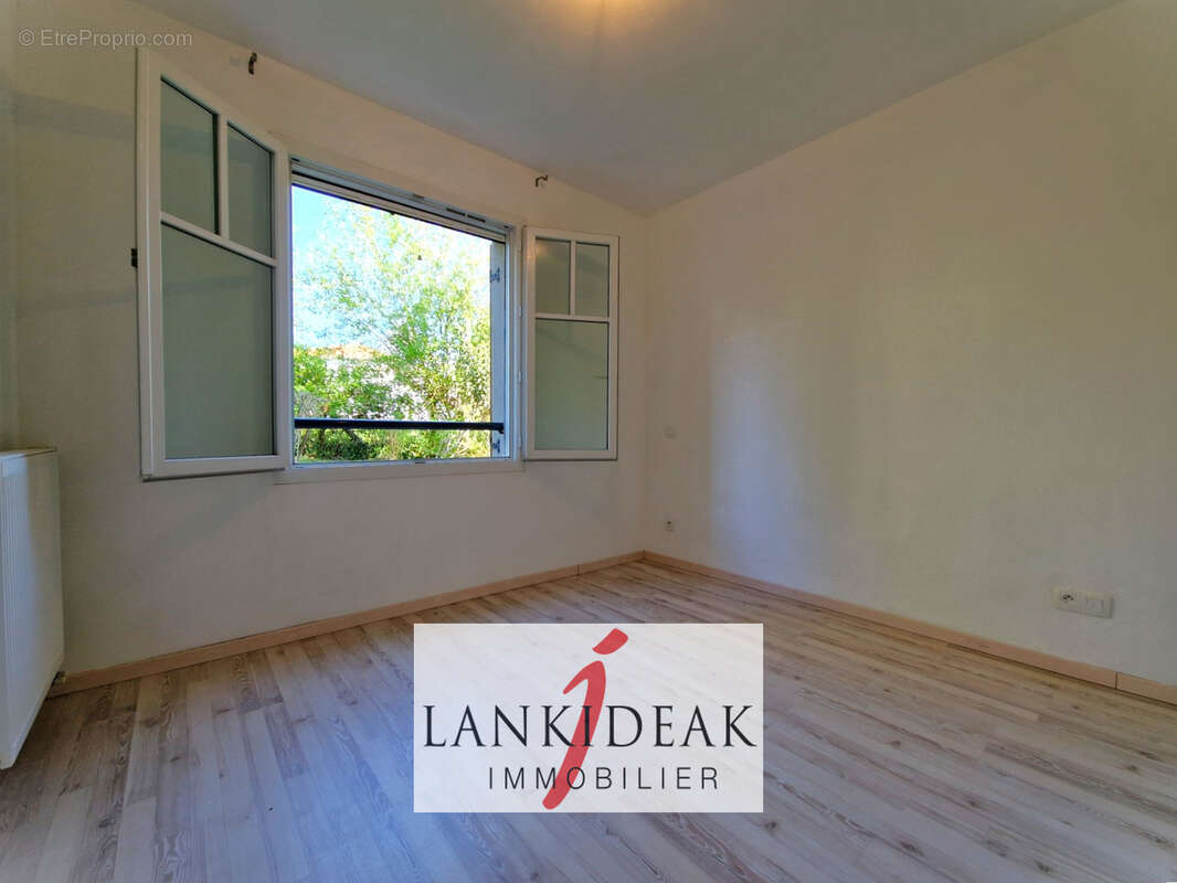 Appartement à USTARITZ