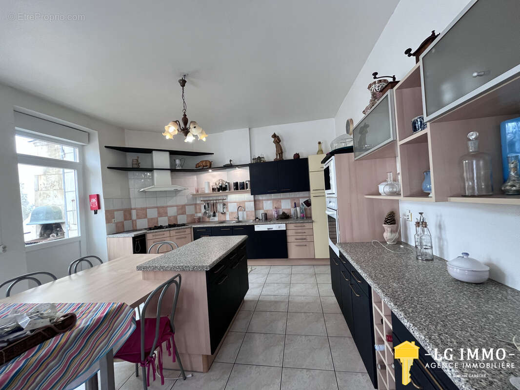 Maison à MORTAGNE-SUR-GIRONDE