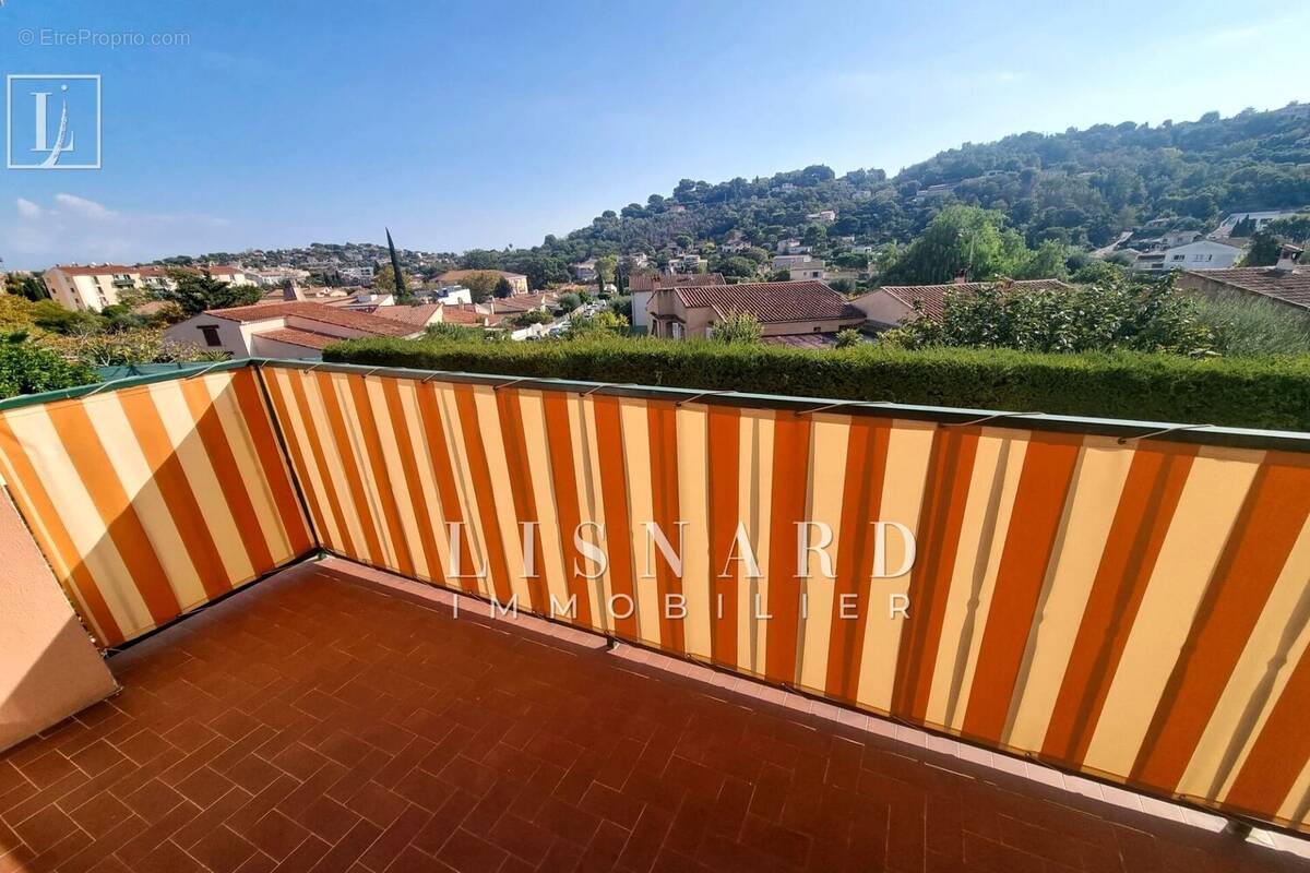 Appartement à VALLAURIS