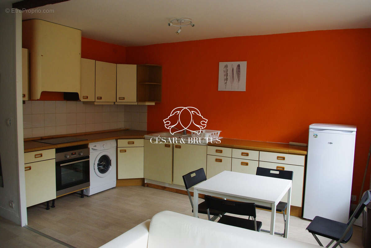 Appartement 555 m² à Saint-Etienne  - photo 5