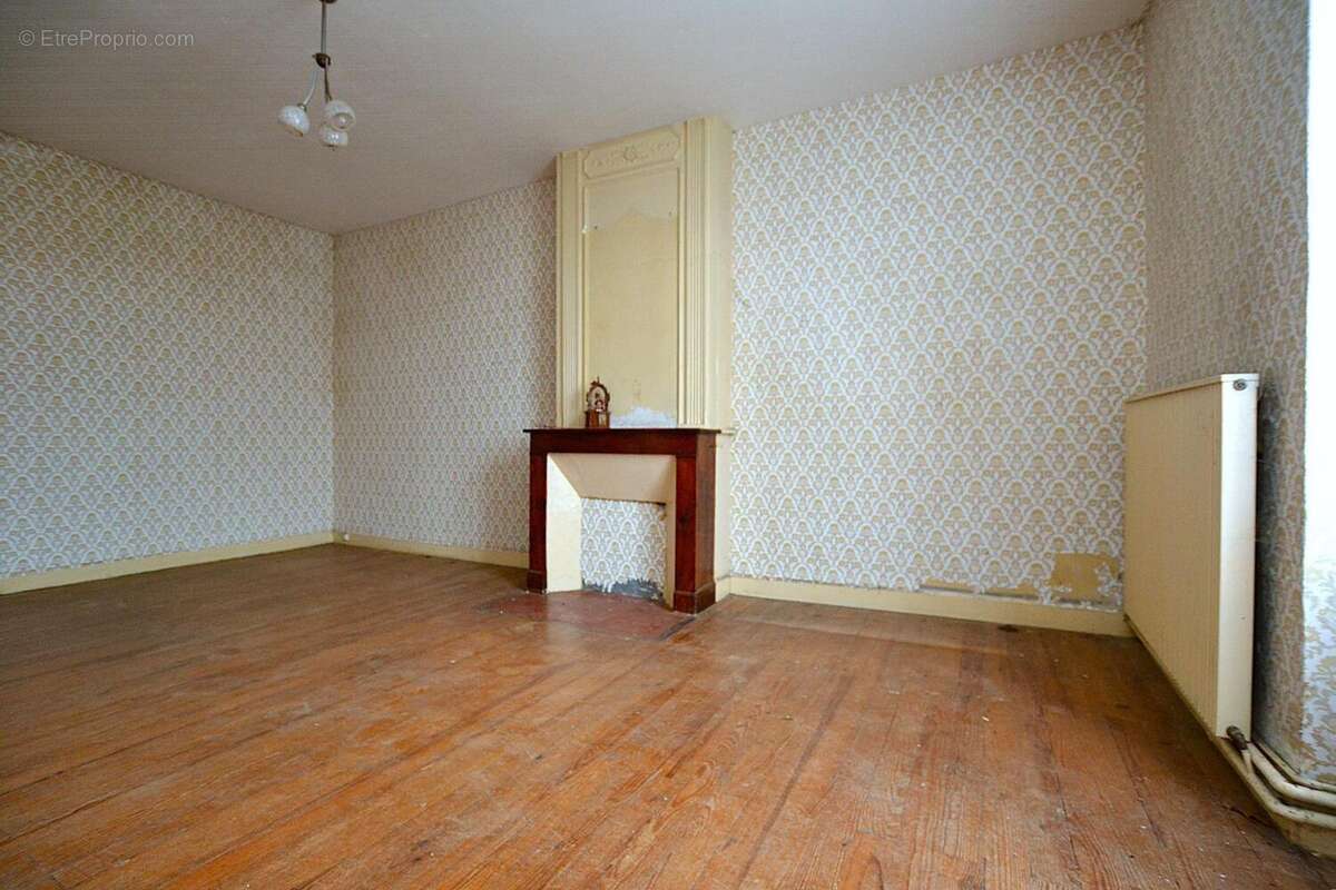 Maison 185 m² à Gensac  - photo 7