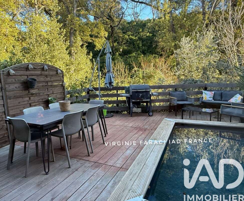 Photo 2 - Maison à LE CASTELLET