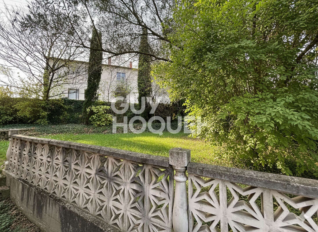 Maison à PIERRE-BENITE