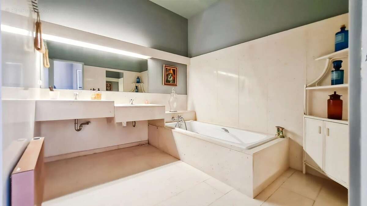 Maison à LES ANGLES