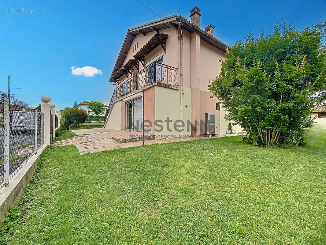 Maison à SEISSAN