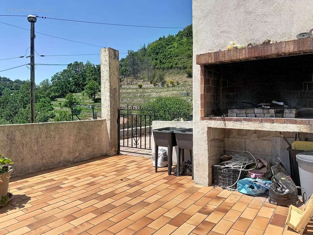 Villa individuelle divisée en 2 appartements – Bonson - photo 24