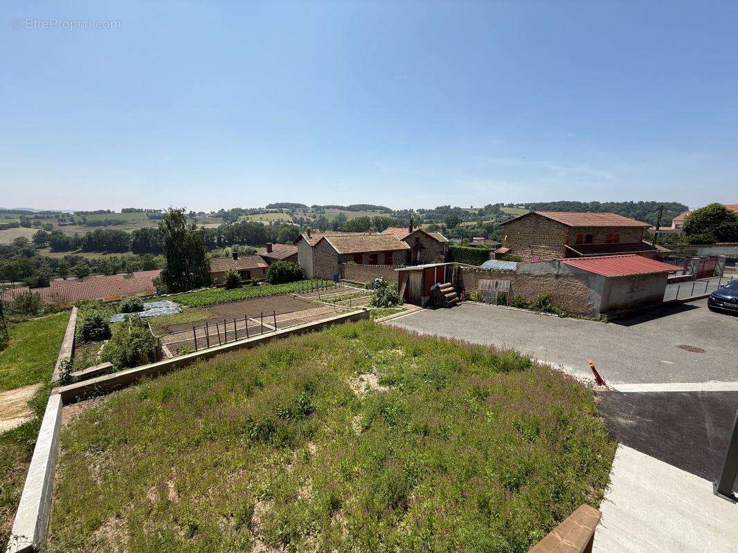 Maison à SAINT-LAURENT-DE-CHAMOUSSET