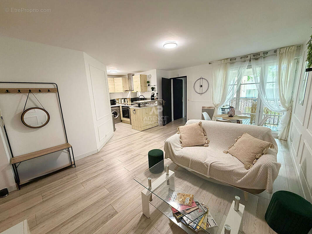Appartement à VAUREAL