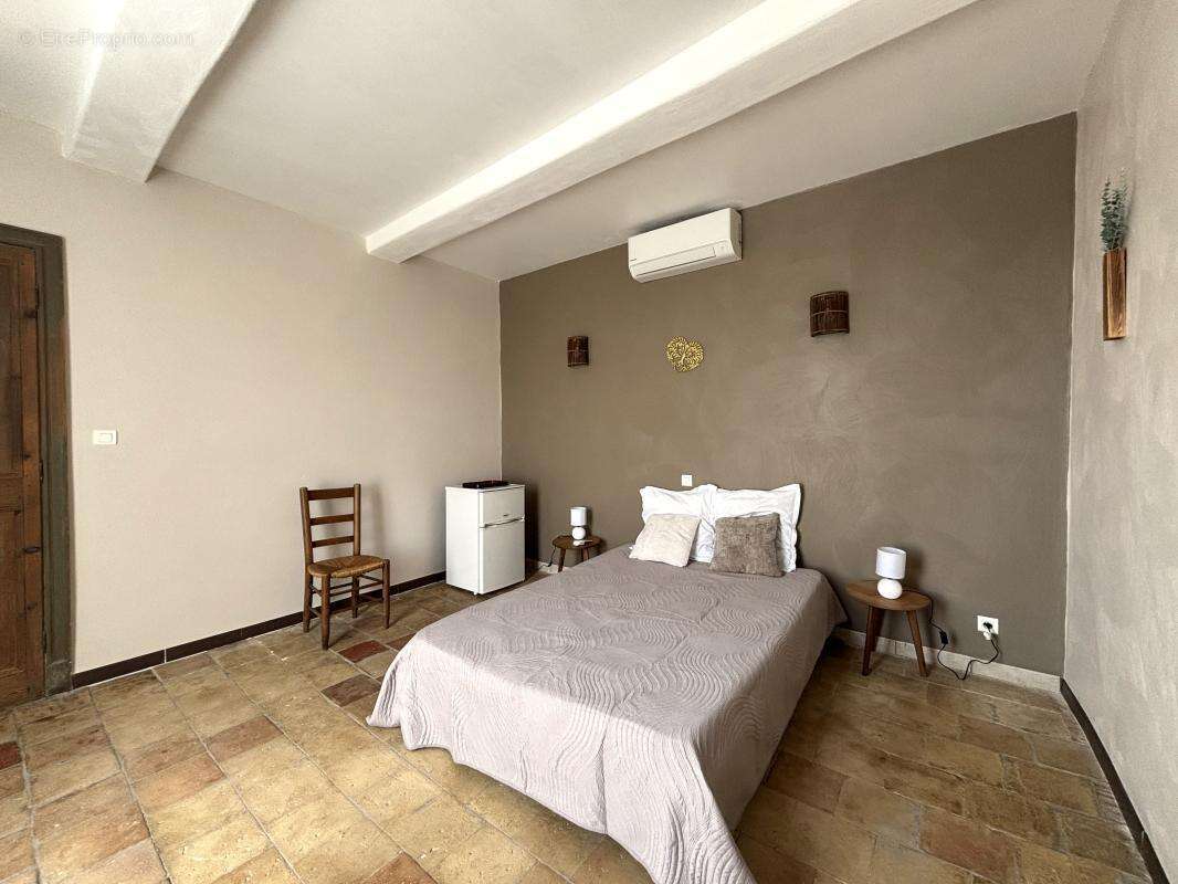 Maison 280 m² à Sernhac  - photo 8