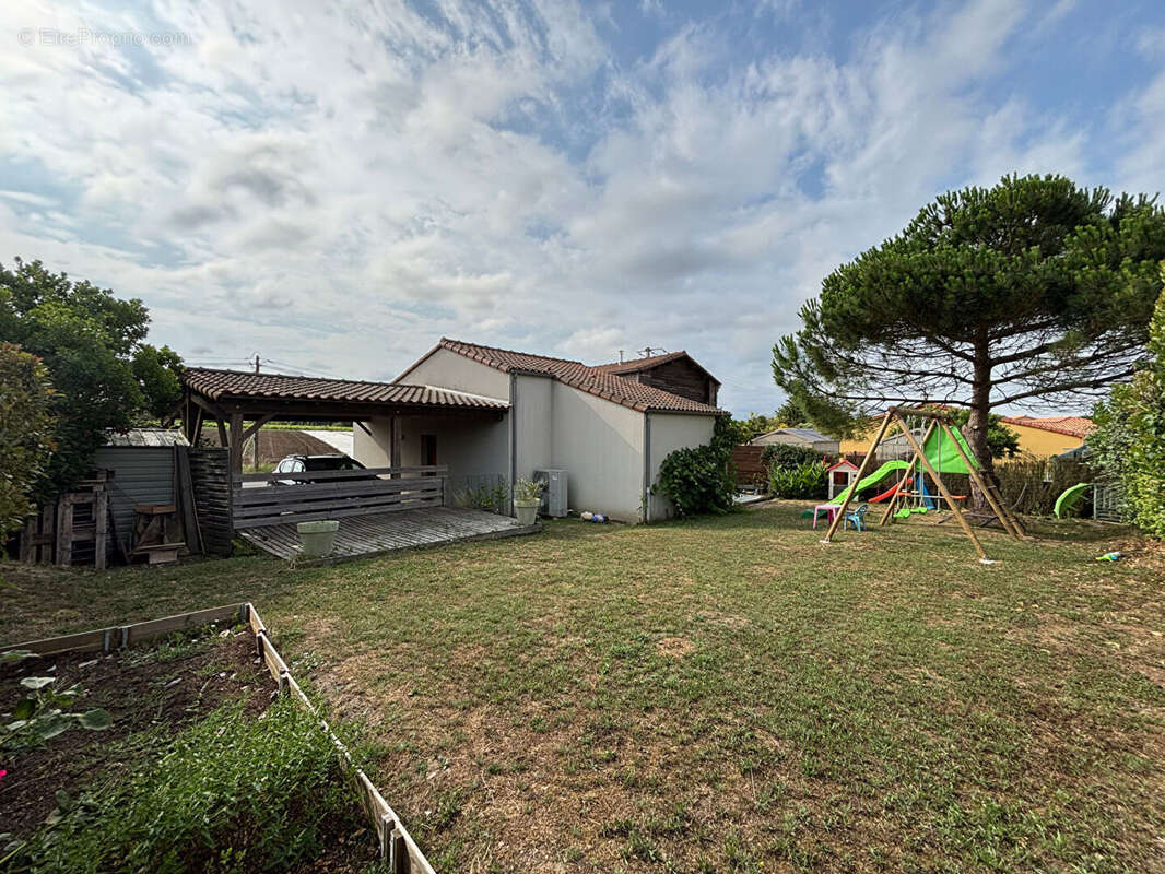Maison à LE LOROUX-BOTTEREAU
