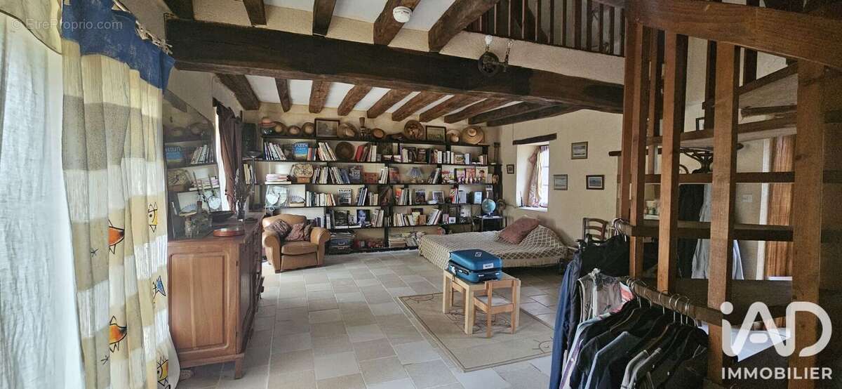 Maison 126 m² à Semur-En-Vallon  - photo 8