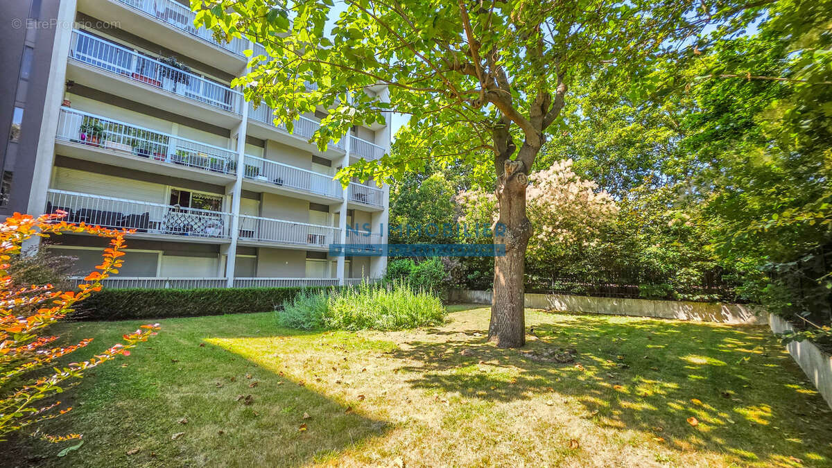Appartement à SARTROUVILLE