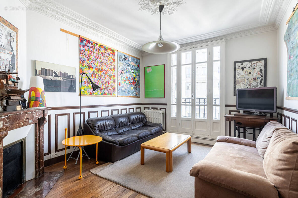 Appartement à COURBEVOIE