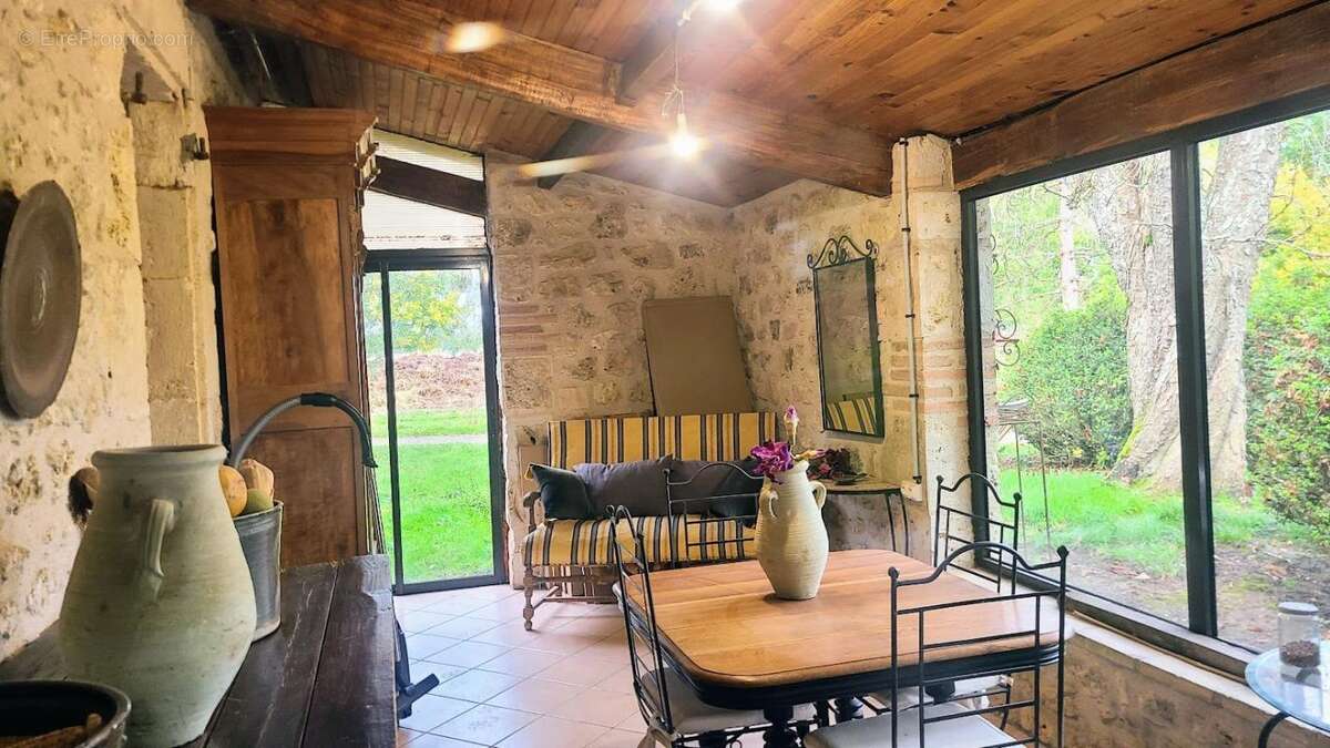 Maison à SAINT-NAZAIRE-DE-VALENTANE