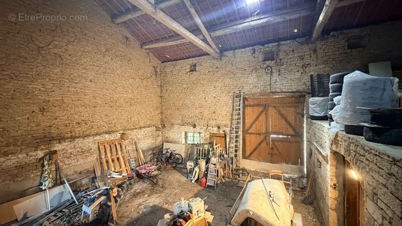 Maison à CHARENCY-VEZIN