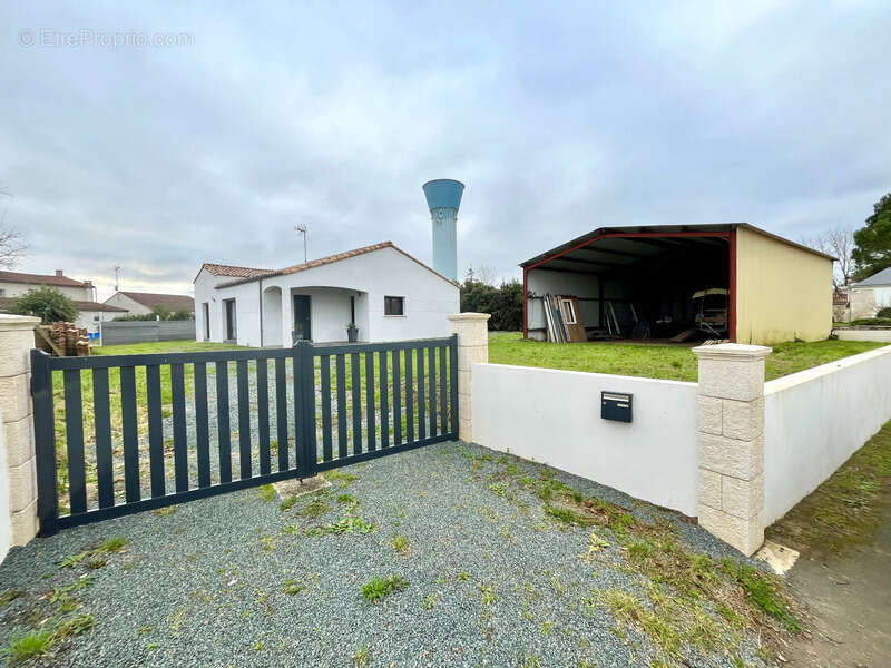 Maison à SAINT-CYR-EN-TALMONDAIS