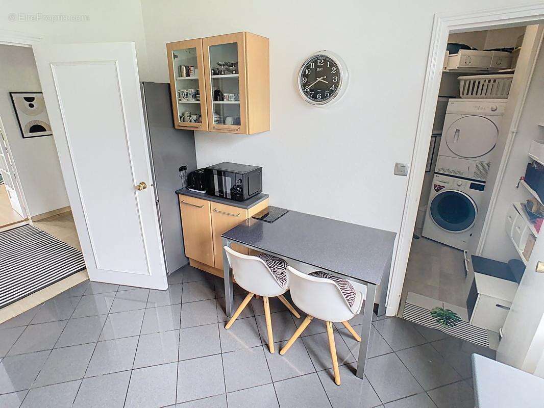Appartement à AVRILLE