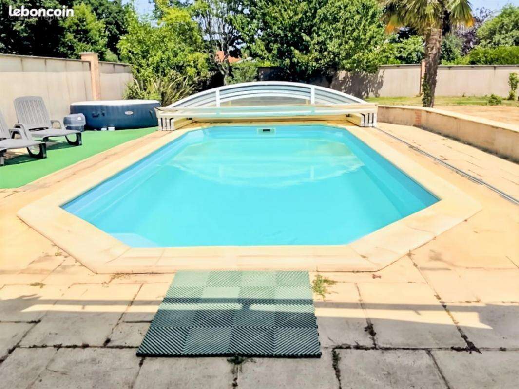 Maison à LES HERBIERS