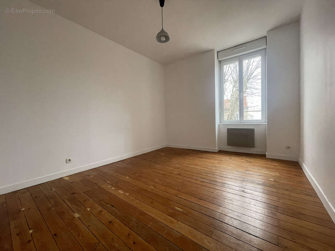 Appartement à SAINT-ROMAIN-LA-MOTTE