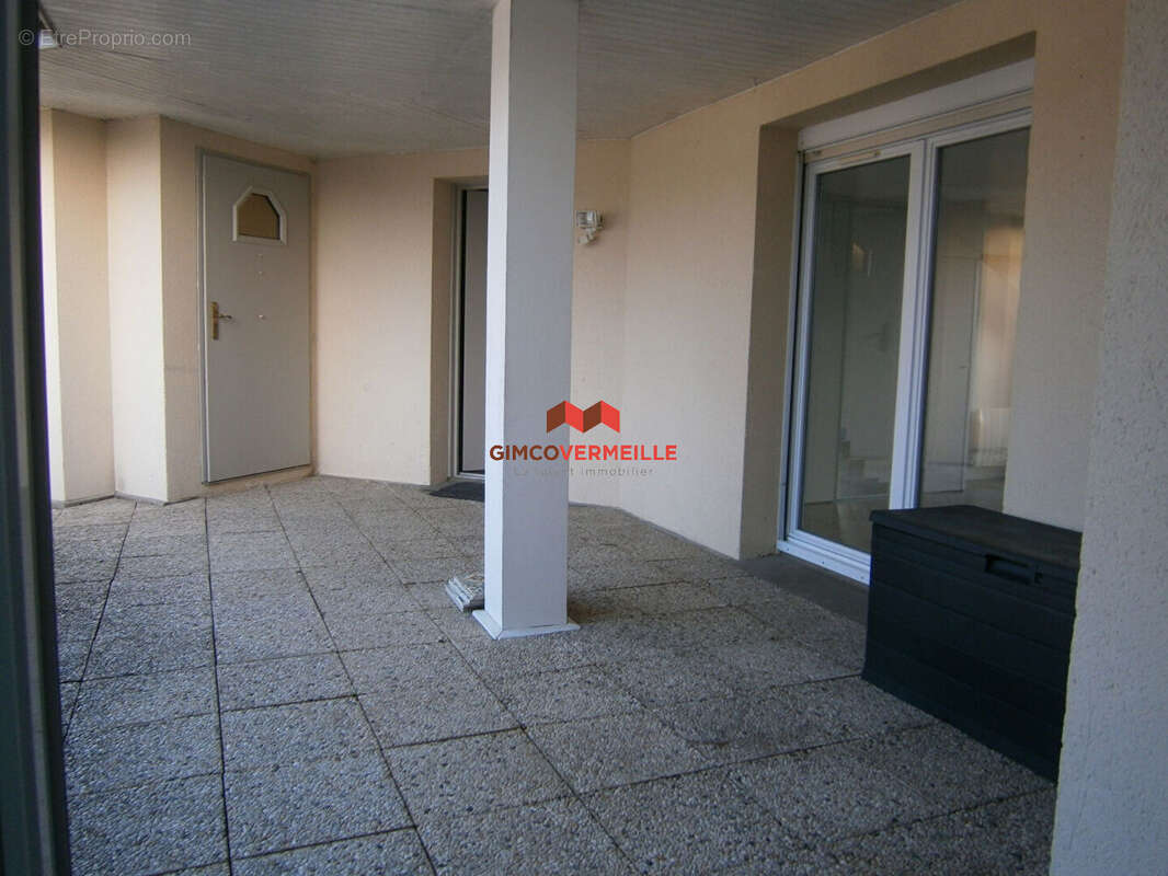 Appartement à VOISINS-LE-BRETONNEUX