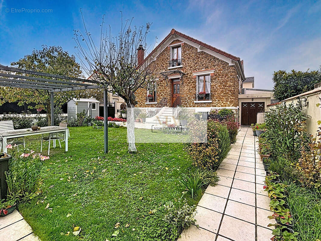 Maison à LE PERREUX-SUR-MARNE