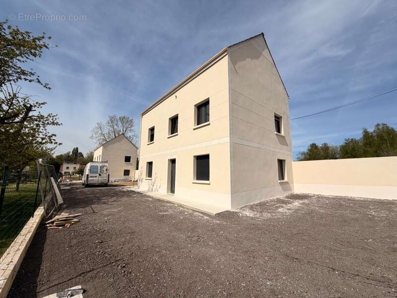 Maison à MONTATAIRE